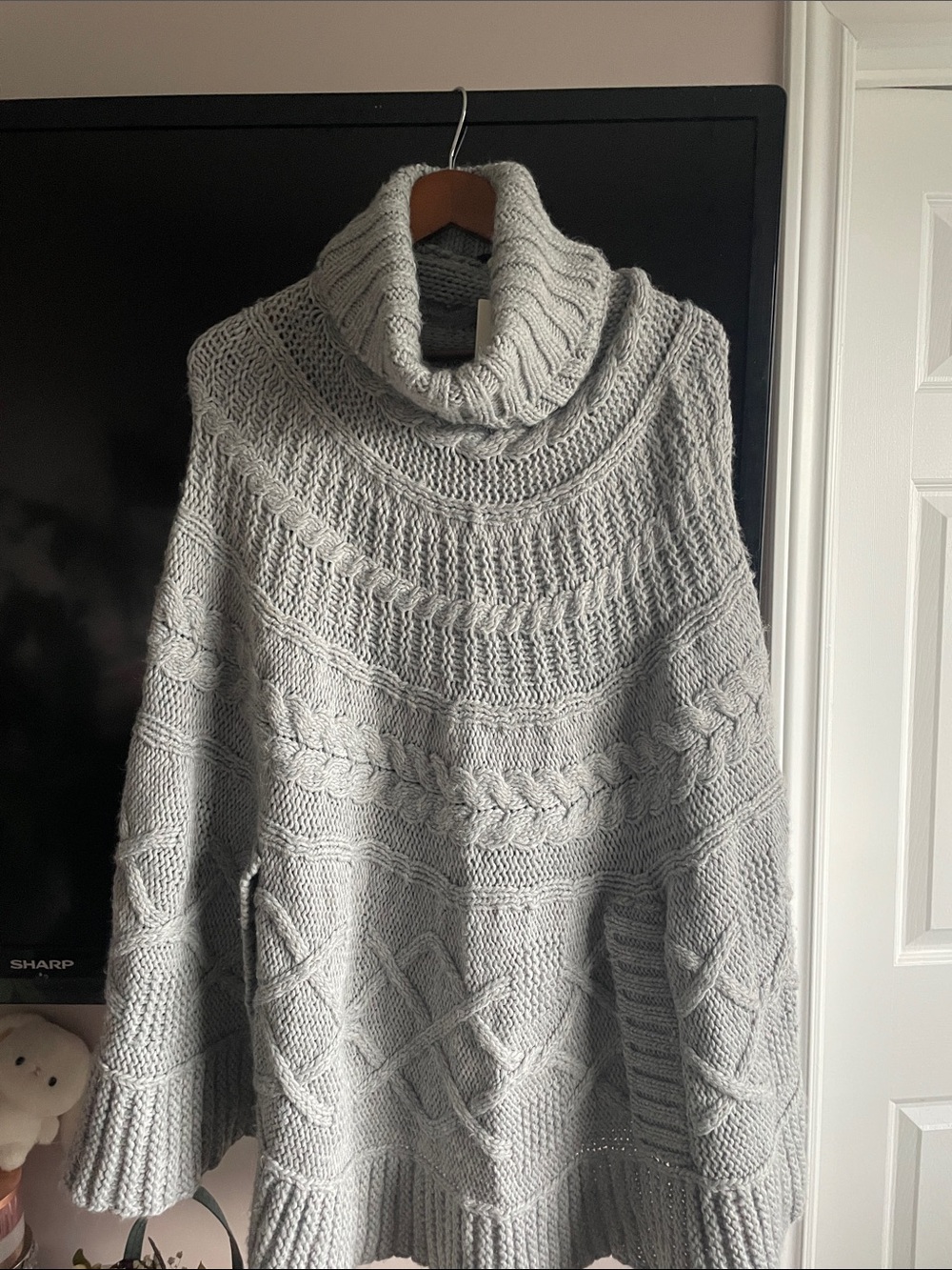 Turtleneck Cable Knit Poncho - Made in Italy 🇮🇹